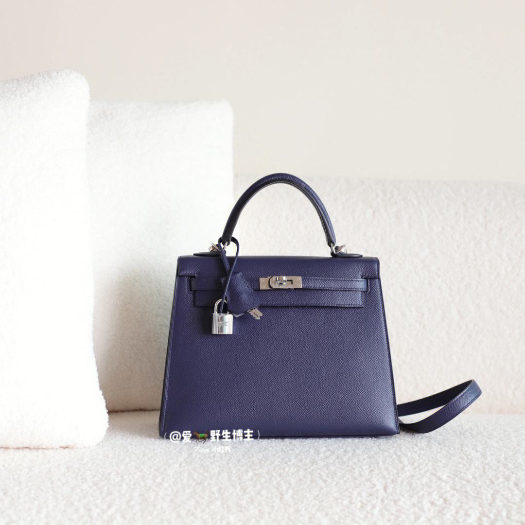 indigo与blue的区别 in blue和 on blue 