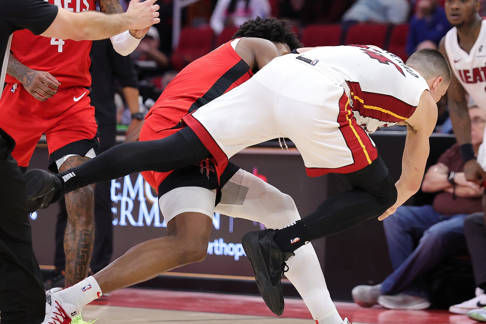 火勇这场比赛vs以前的NBA比赛的简单介绍