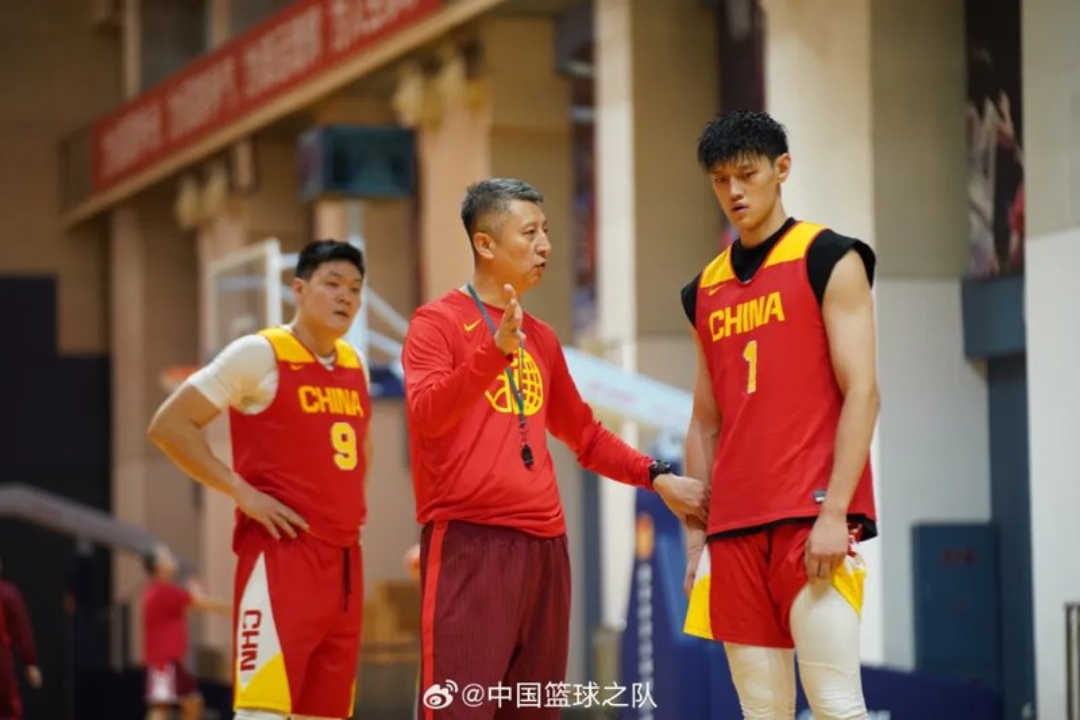 西藏男篮在胶着比赛中获胜，成功闯入下一轮的简单介绍